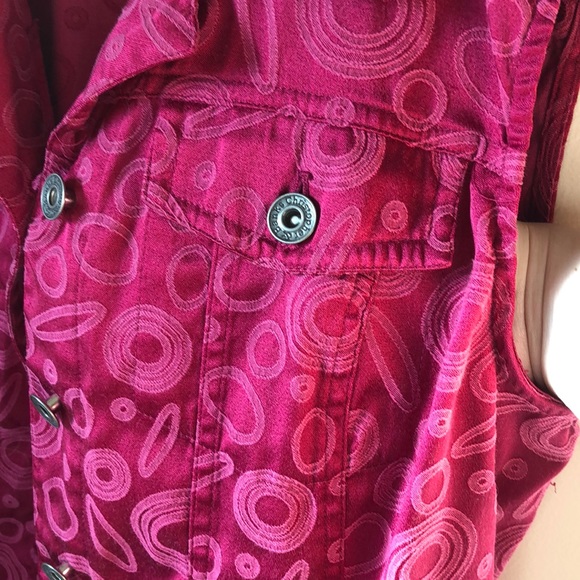 Pink Vest! - Picture 2 of 4